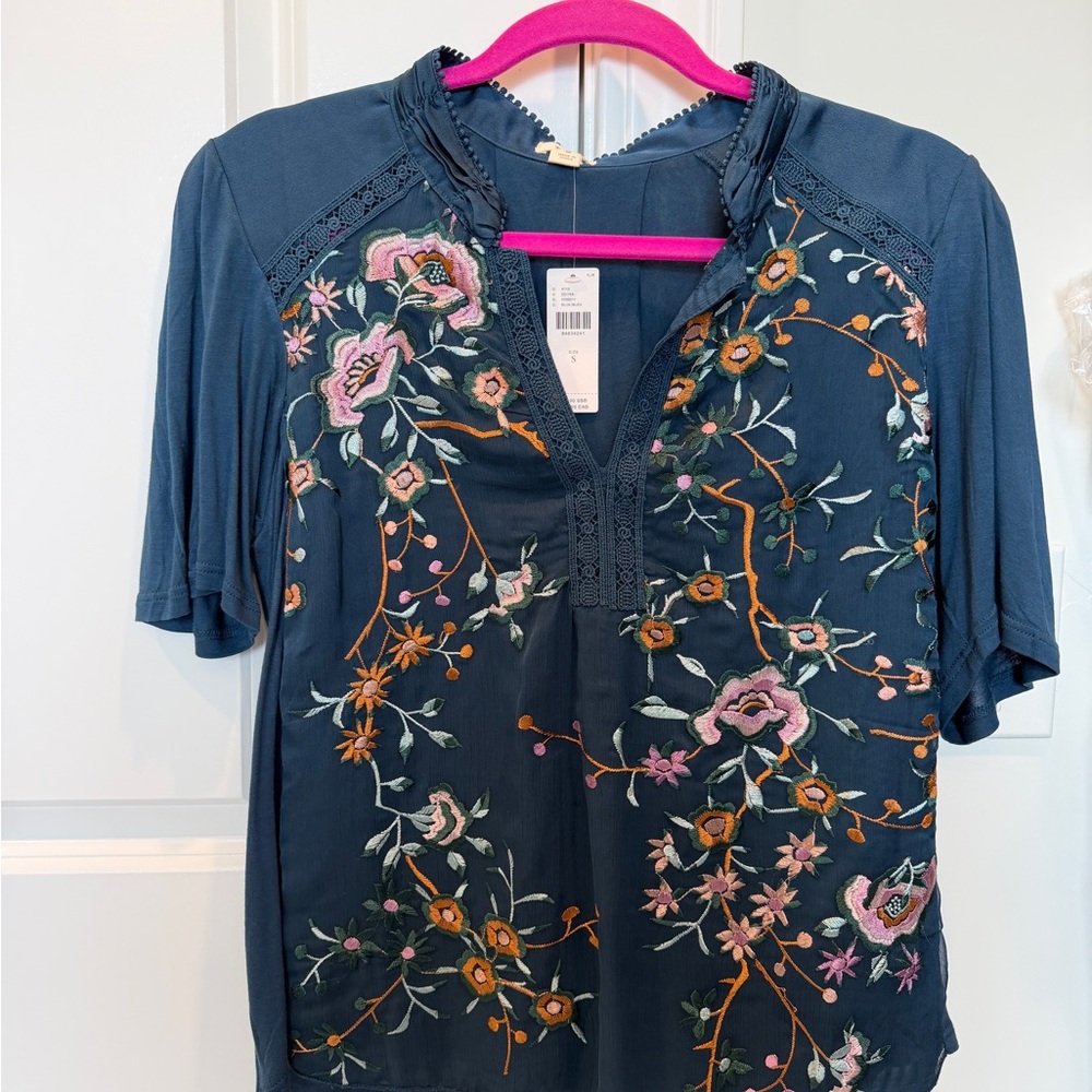 Anthropologie x Tiny Eliana Embroidered Navy Floral Split-Neck Women’s Top